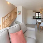 Superbe Maison Neuve Proche Centre-ville Et Pour 4 Personnes *