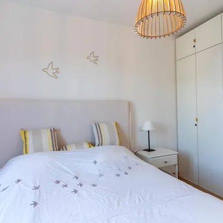 Villa Superbe Maison Neuve Proche Centre-ville Et Pour 4 Personnes *