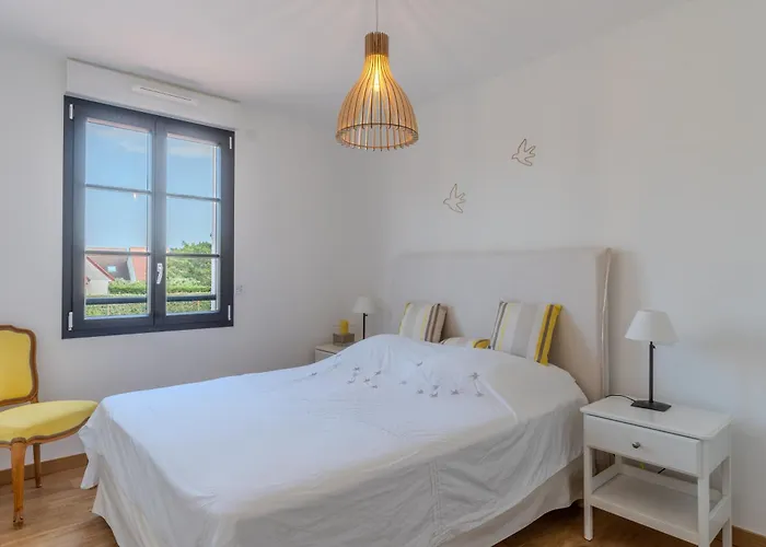 Superbe Maison Neuve Proche Centre-ville Et Pour 4 Personnes Villa